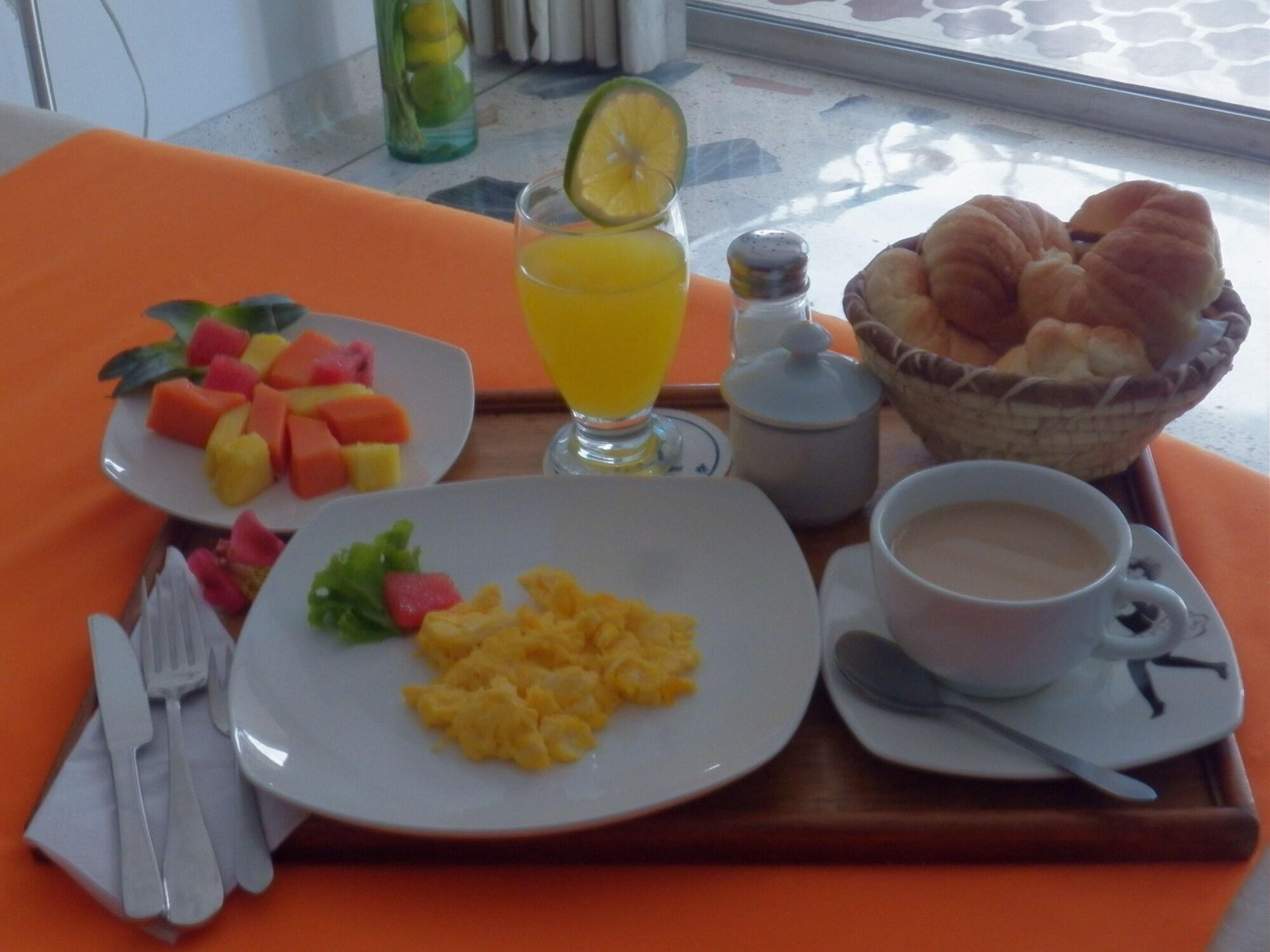 Hotel Casa Santa Monica Norte Кали Екстериор снимка