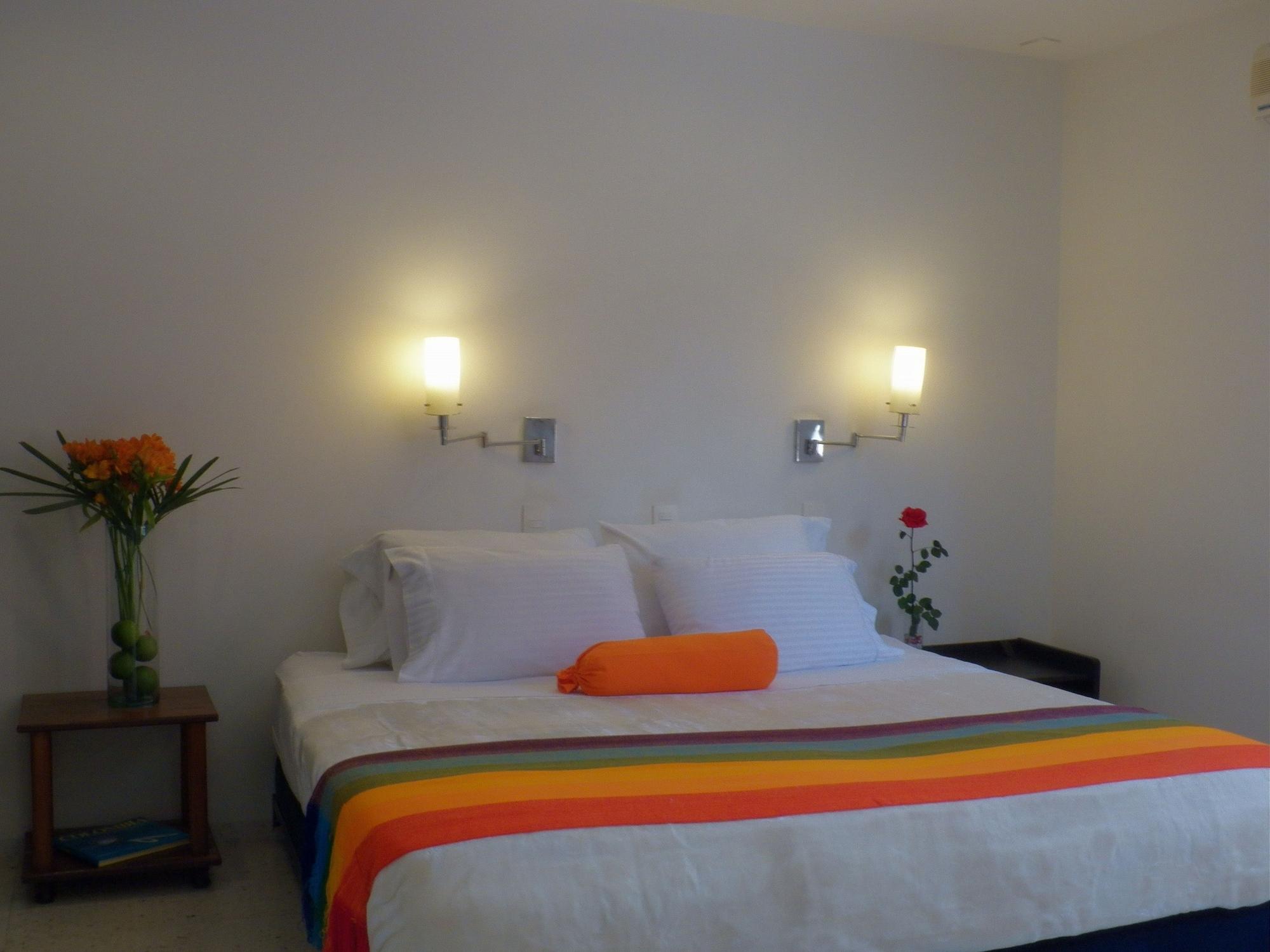 Hotel Casa Santa Monica Norte Кали Екстериор снимка