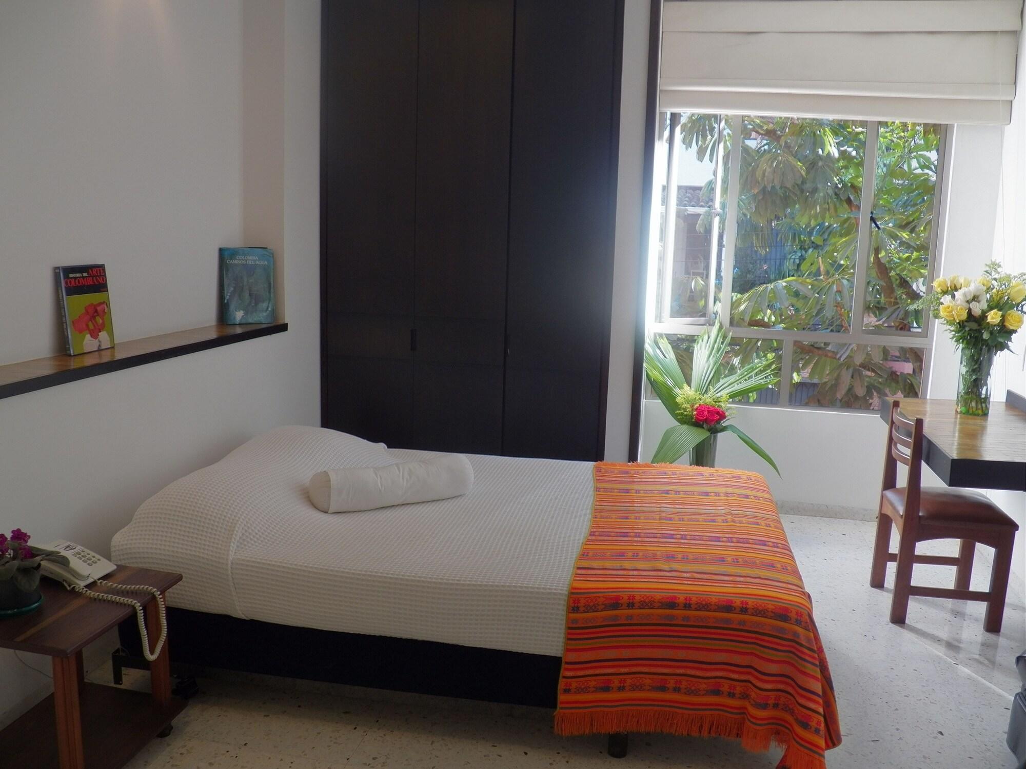 Hotel Casa Santa Monica Norte Кали Екстериор снимка