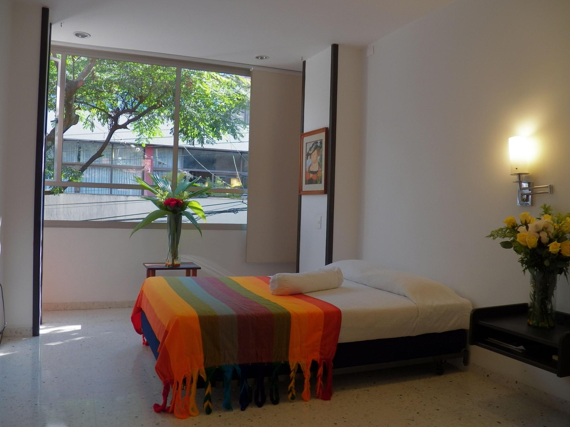 Hotel Casa Santa Monica Norte Кали Екстериор снимка