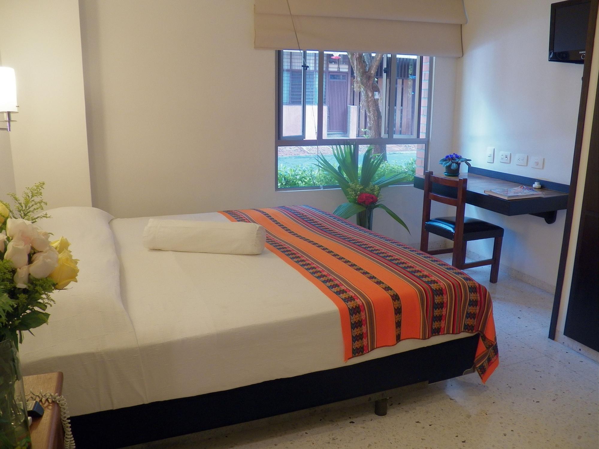 Hotel Casa Santa Monica Norte Кали Екстериор снимка