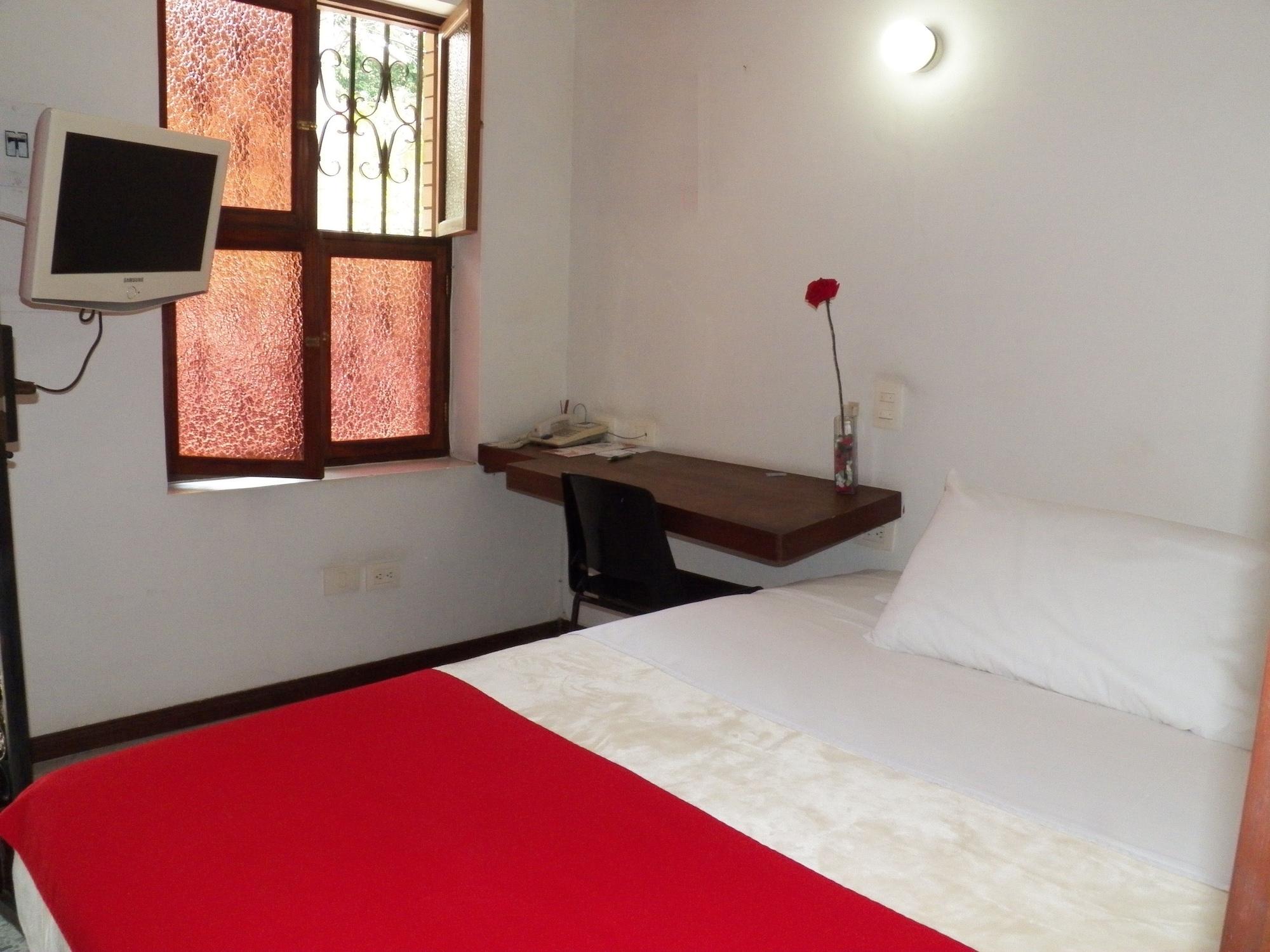 Hotel Casa Santa Monica Norte Кали Екстериор снимка