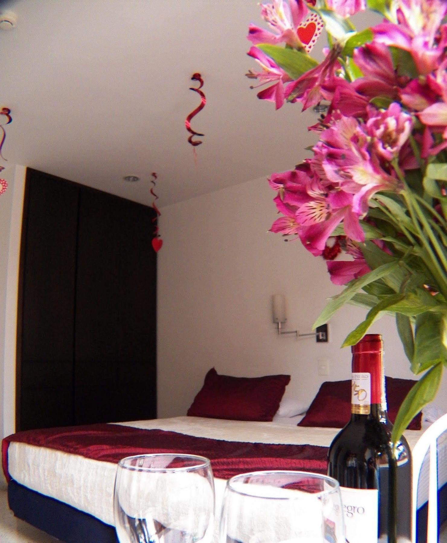 Hotel Casa Santa Monica Norte Кали Екстериор снимка
