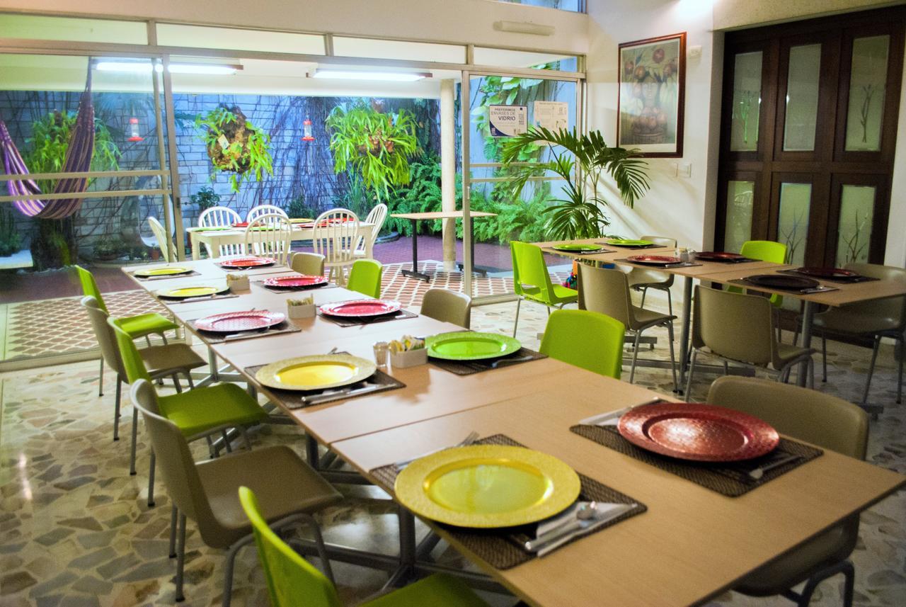 Hotel Casa Santa Monica Norte Кали Екстериор снимка